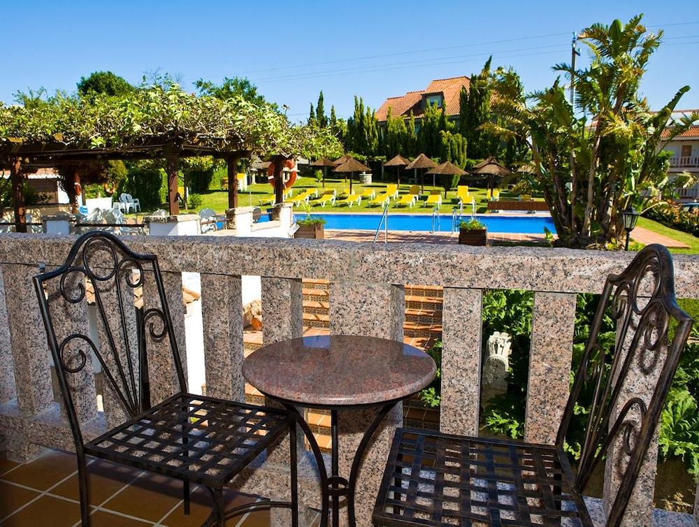 Cabicastro Aparthotel Portonovo
